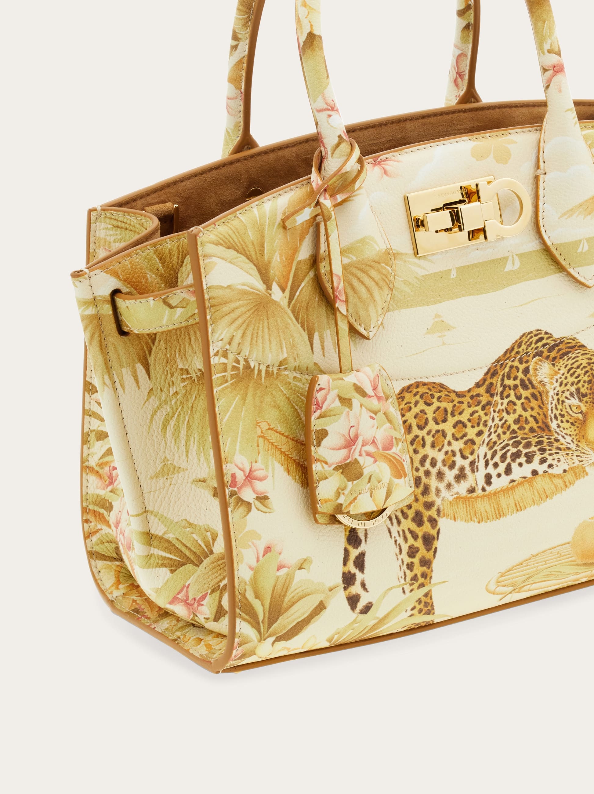 Ferragamo Studio Soft Bag (m) Multicolore In Multi