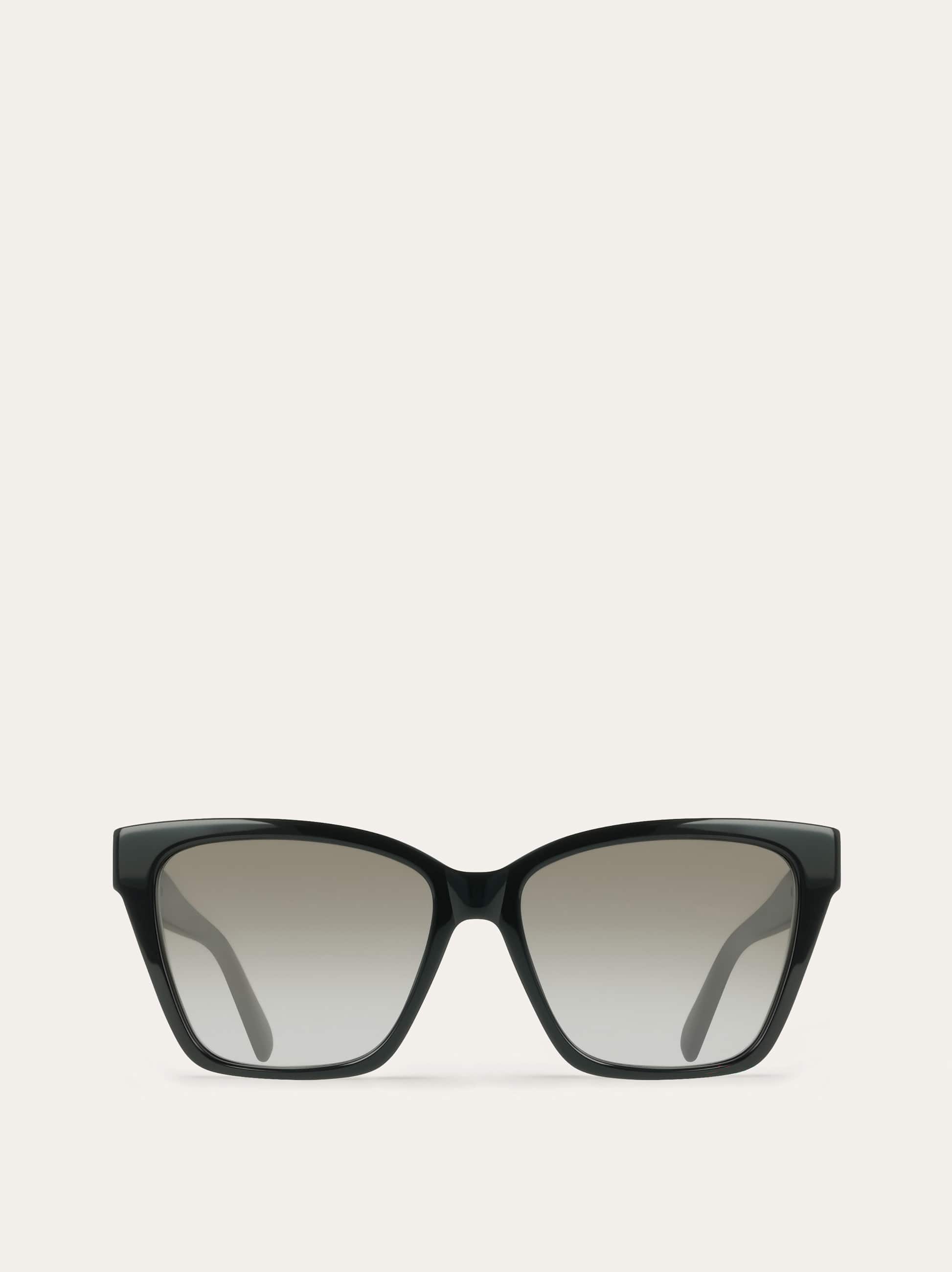Ferragamo Sunglasses In Black