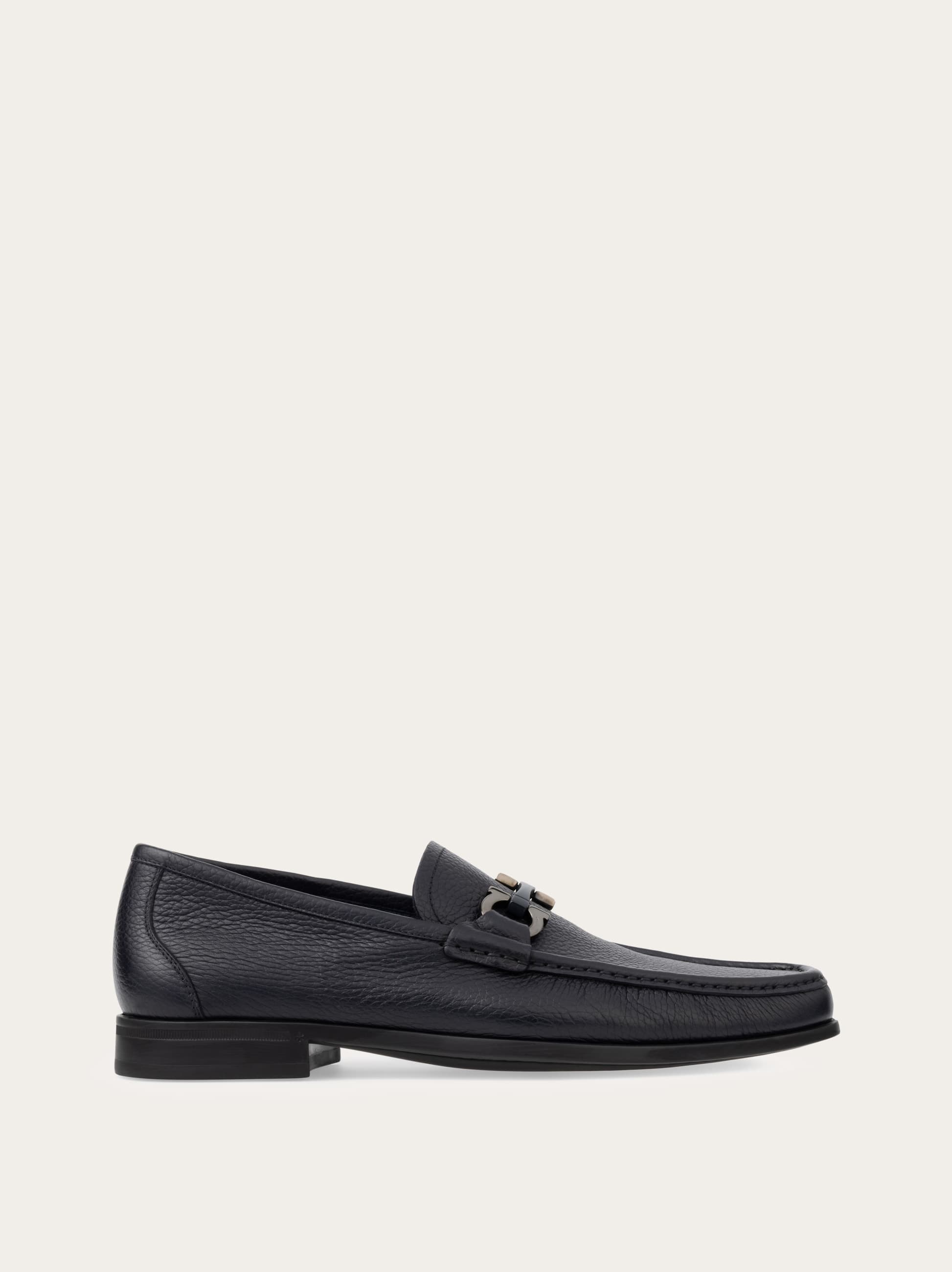 Ferragamo Men Gancini ornament loafer Blue Size 7