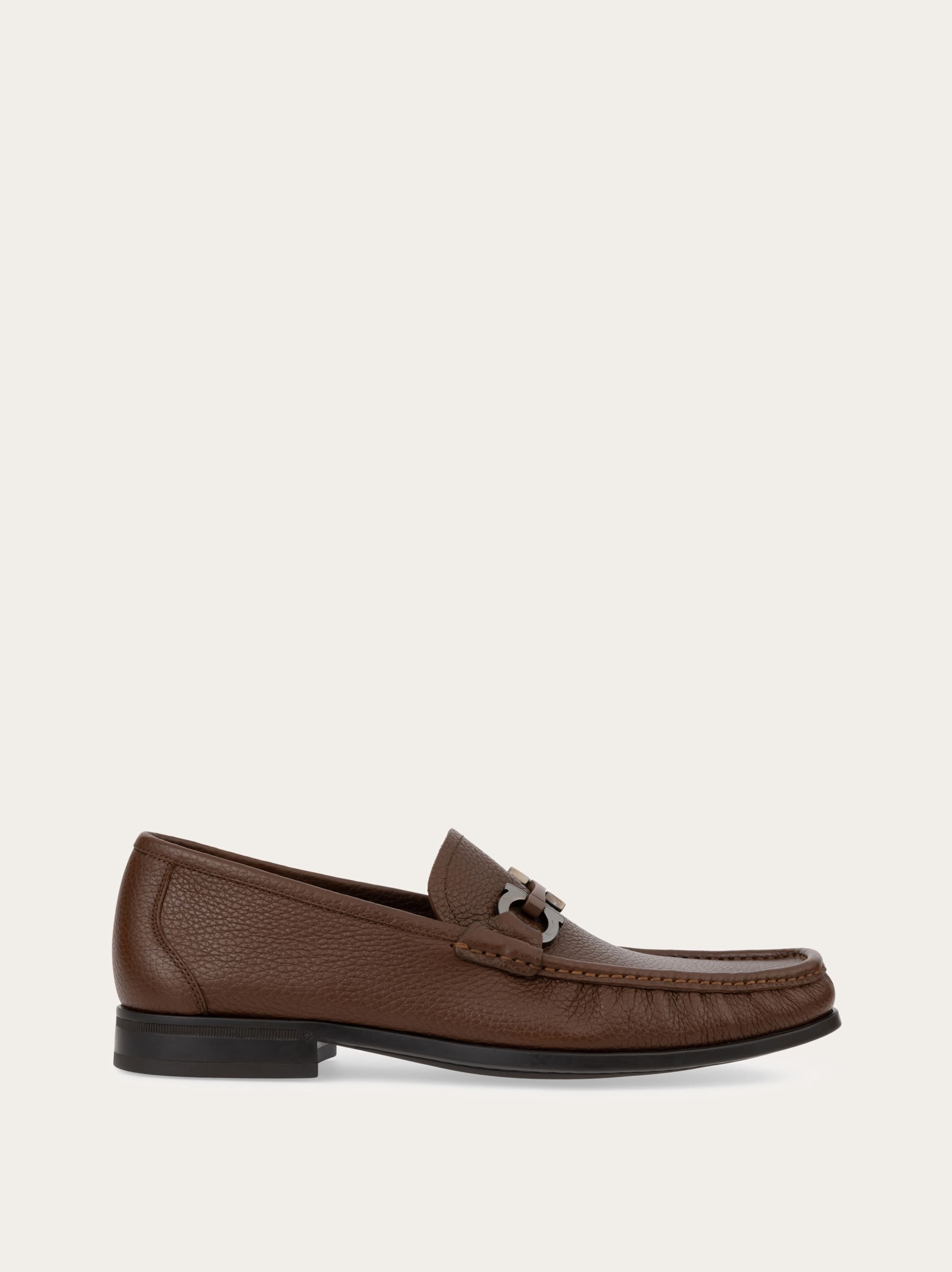 Ferragamo Men Gancini ornament loafer Brown Size 9