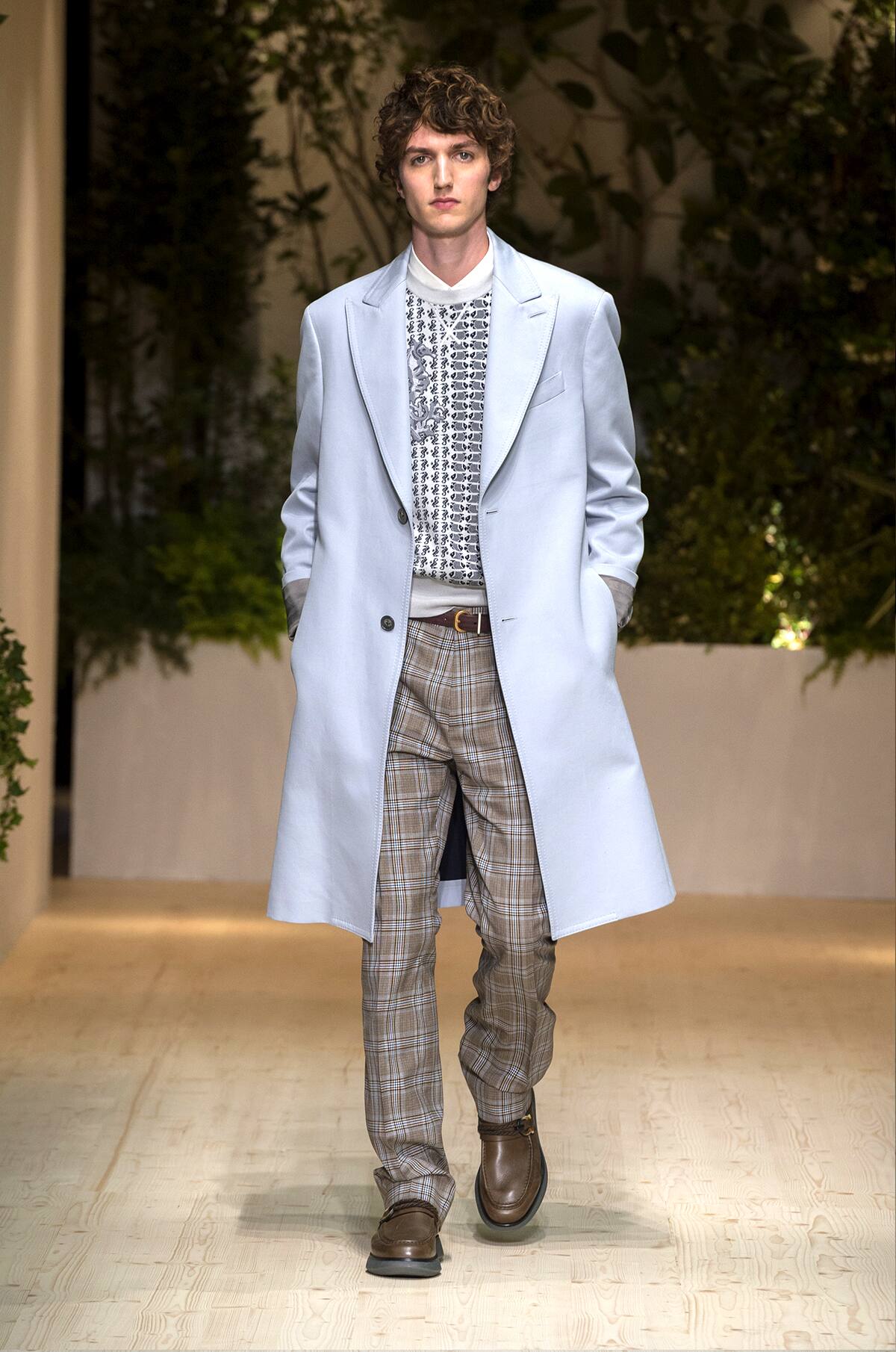 look 16