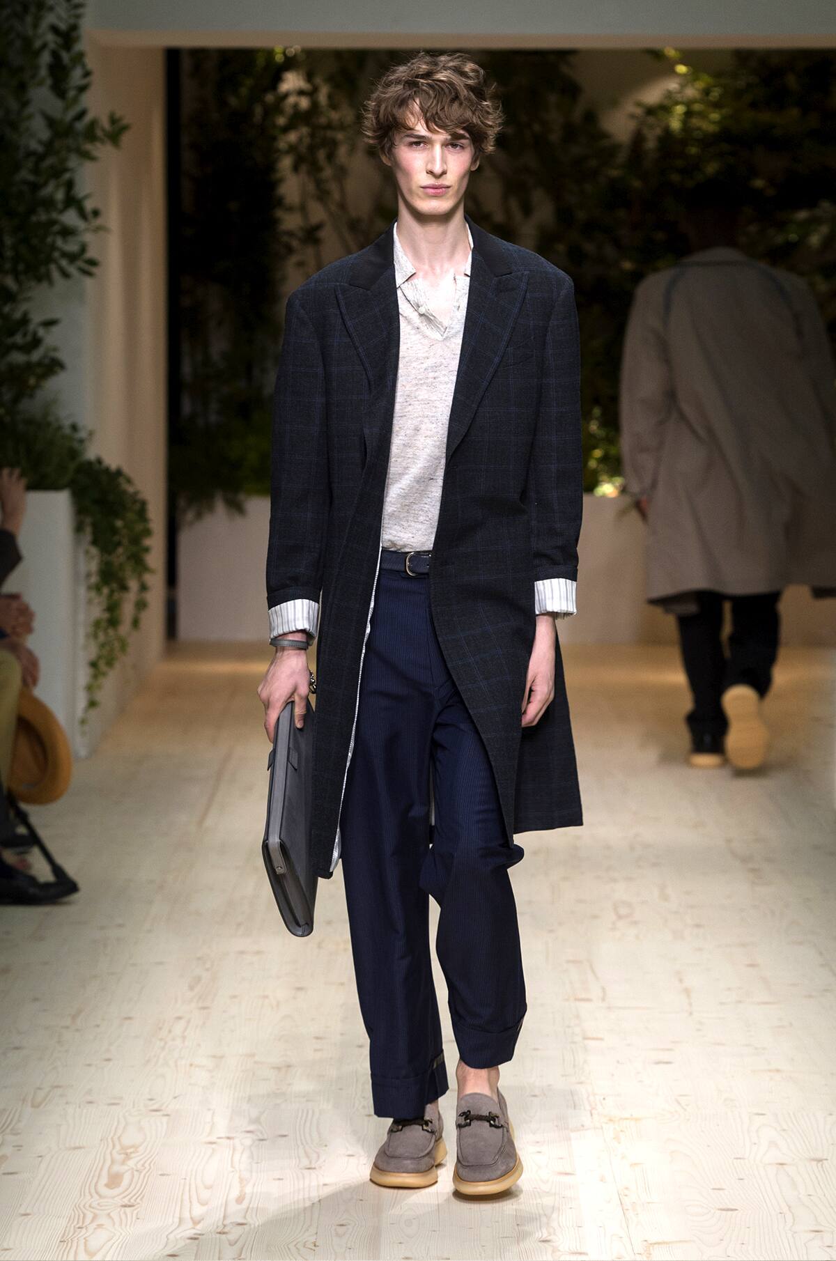 look 27