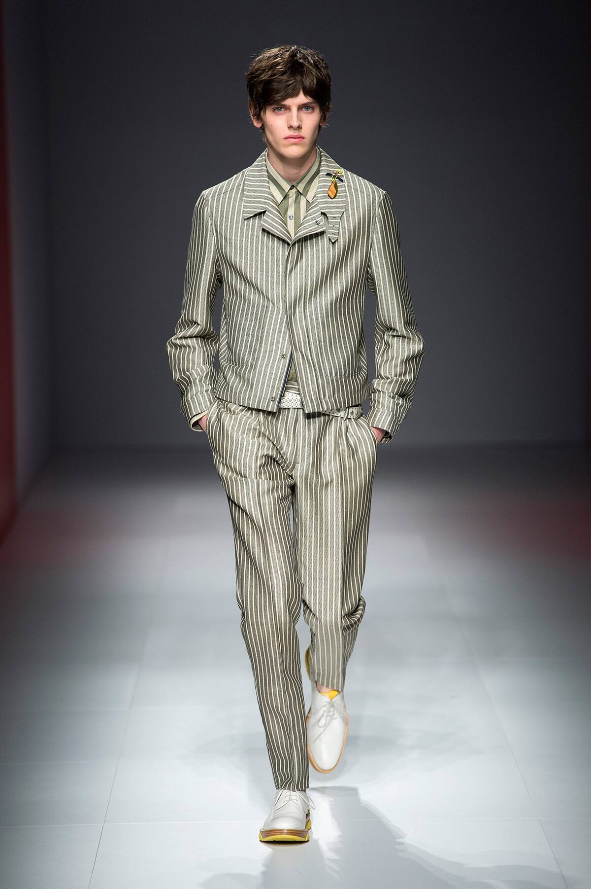 look 04