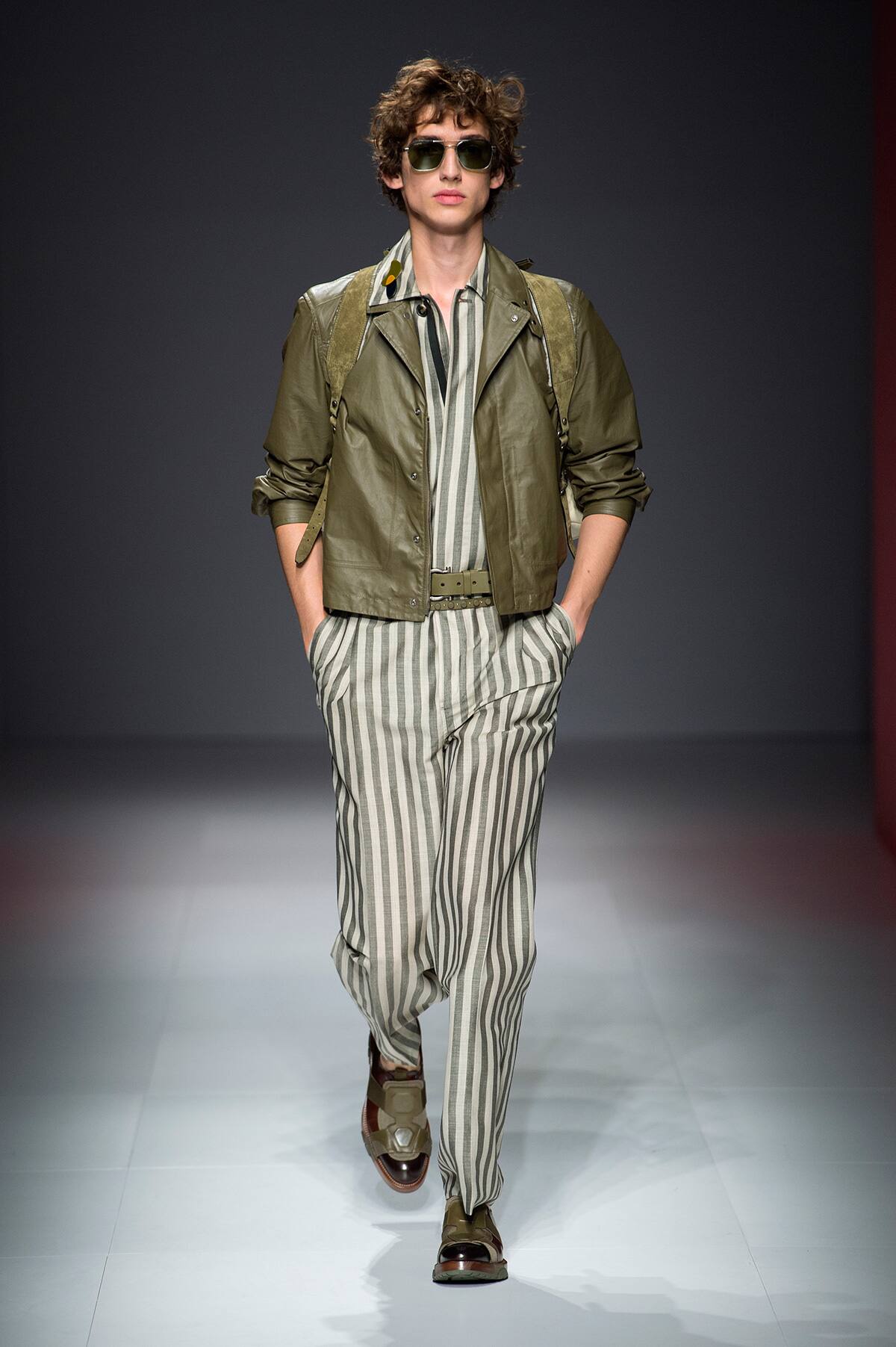 look 12